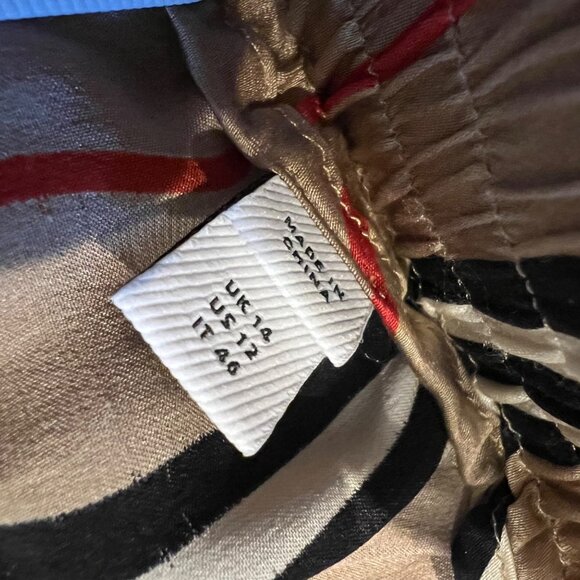 BURBERRY MARSETT ICON STRIPED SILK SHORTS Size 12 - Picture 7 of 8